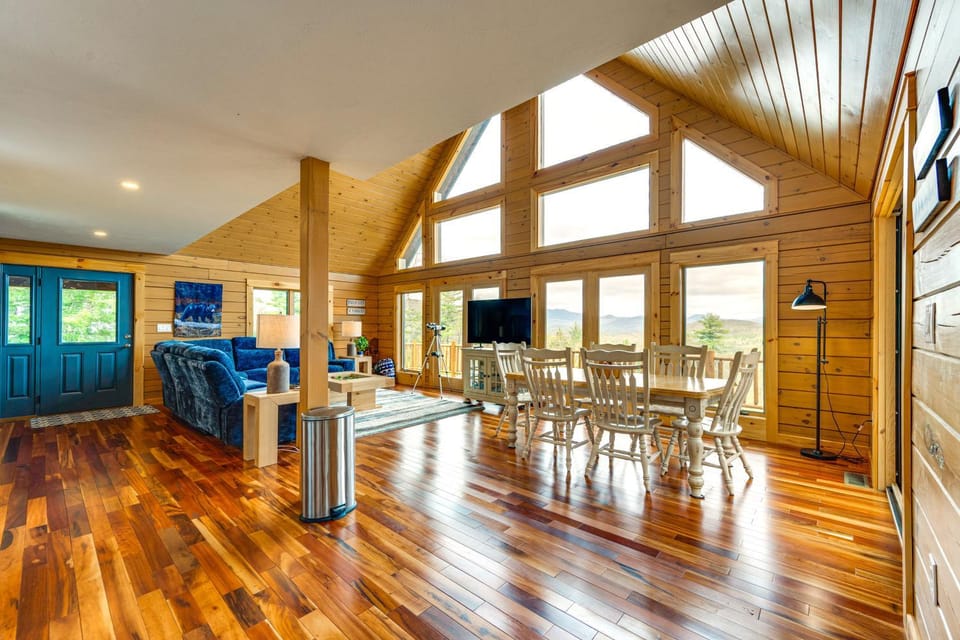 Mtn-View Deck: Scenic Conway Log Cabin! Cabin in Madison