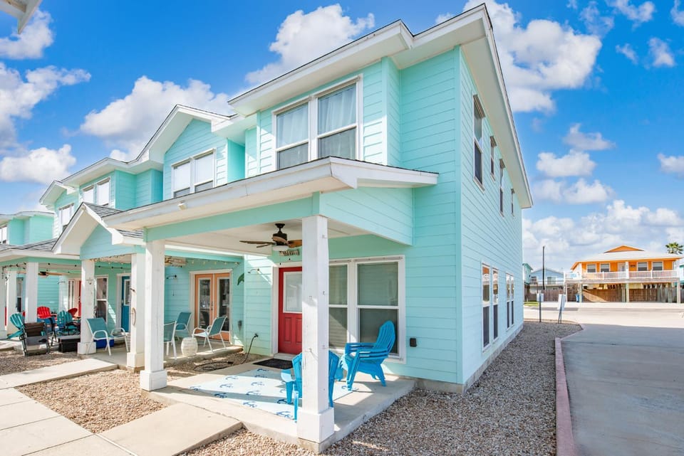 Paradise Azul - Golf Cart & Shuffleboard House in Port Aransas