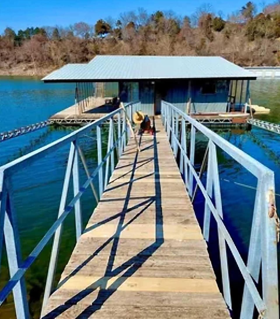 Family Experiences - Fishing Archery Unit A House in Tenkiller Ferry Lake