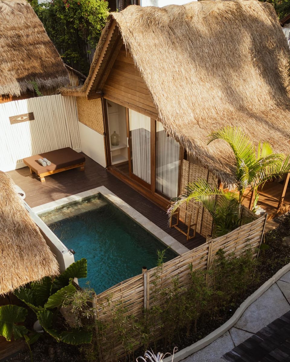Property building, Day, Garden, Garden view, Pool view, Swimming pool
