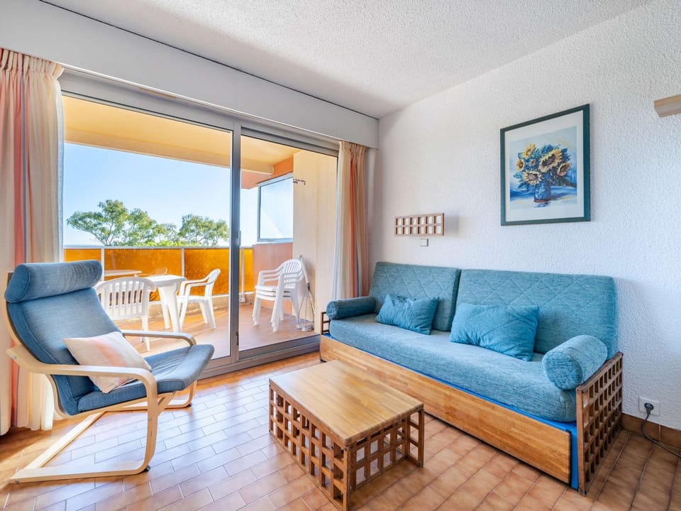 Appartement pour 8, spacieux séjour, vue mer, Wi-Fi inclus - FR-1-827-20 Apartment in Roquebrune-Cap-Martin