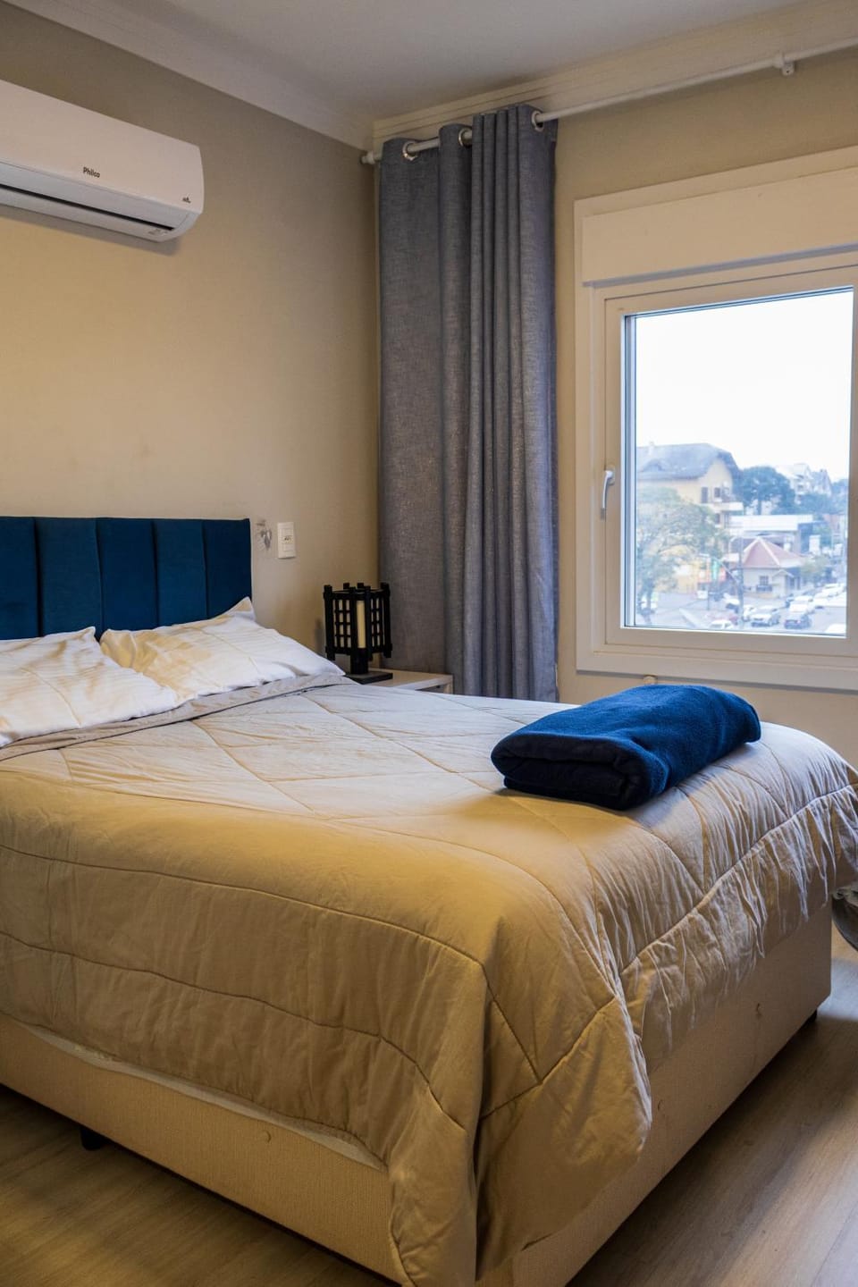 Bed, Bedroom, air conditioner