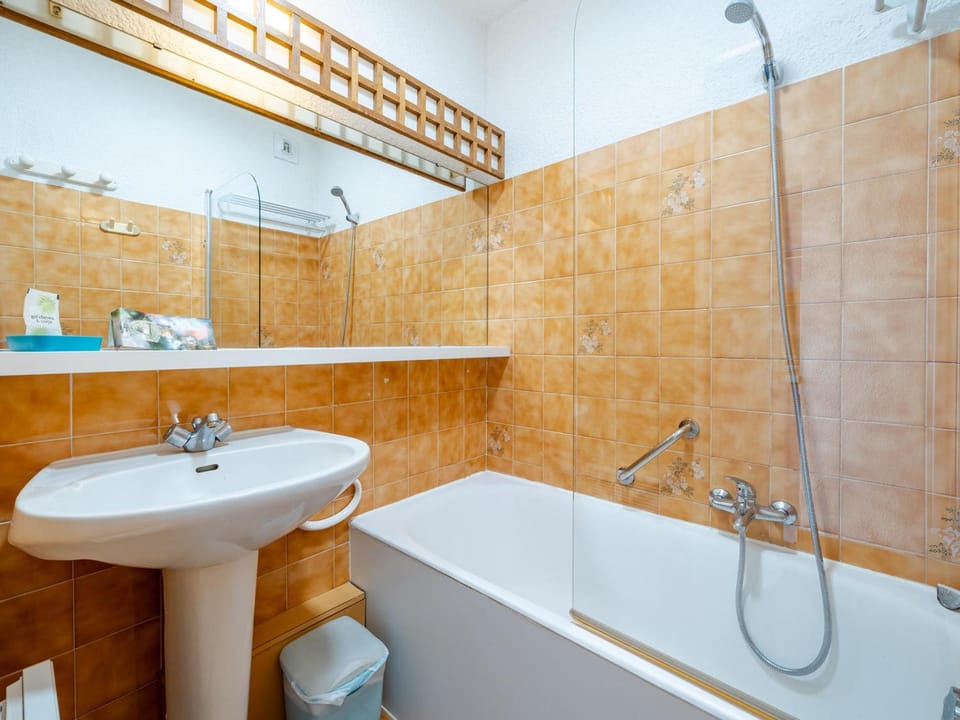 Studio accueillant pour 4, terrasse vue mer, Wi-Fi inclus - FR-1-827-52 Apartment in Roquebrune-Cap-Martin
