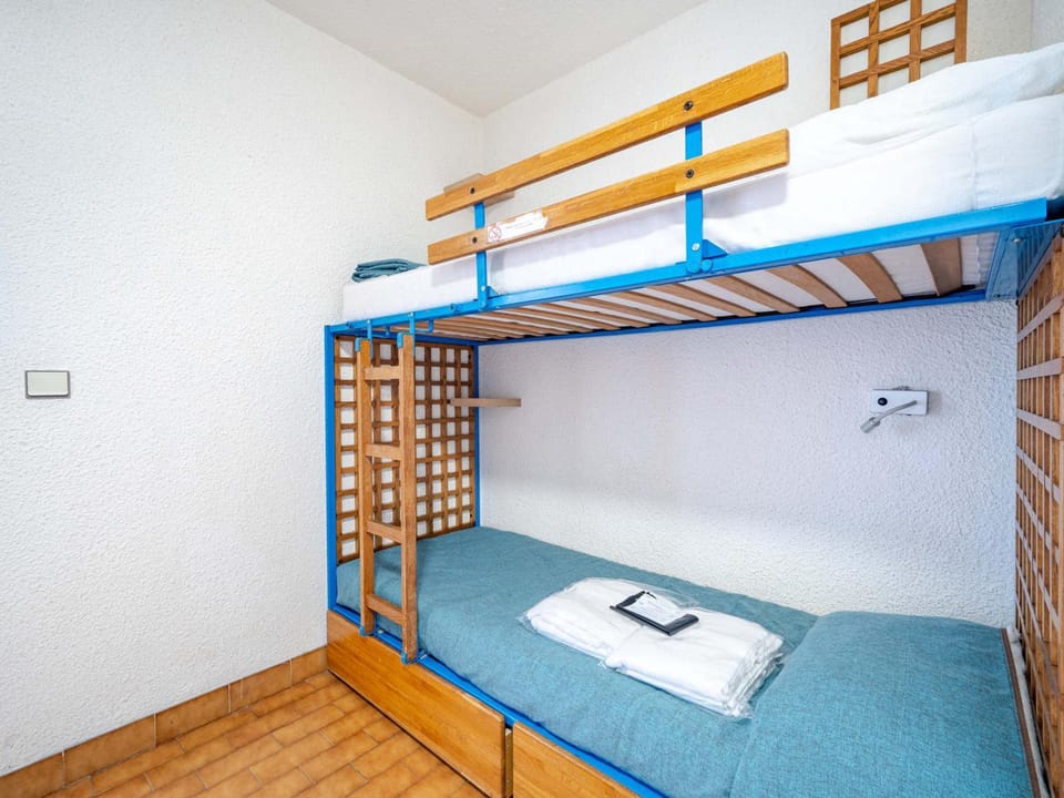 Studio cosy pour 4 à Roquebrune-Cap-Martin avec Wi-Fi - FR-1-827-76 Apartment in Roquebrune-Cap-Martin
