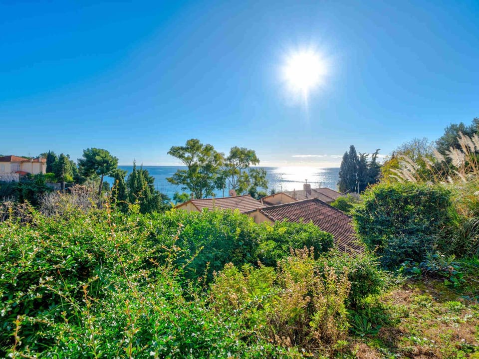 Studio avec Wi-Fi, 4 pers, vue mer depuis terrasse - FR-1-827-69 Apartment in Roquebrune-Cap-Martin