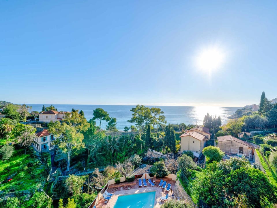 Studio vue mer pour 4 avec Wi-Fi, séjour idéal ! - FR-1-827-73 Apartment in Roquebrune-Cap-Martin