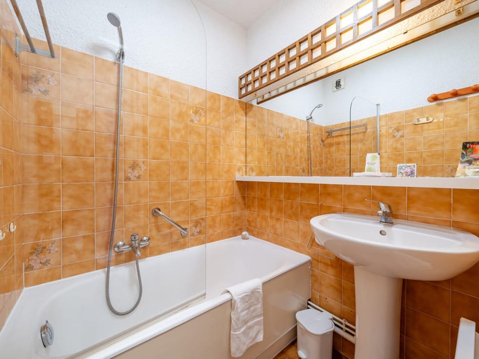 Studio vue mer pour 4 avec Wi-Fi, séjour idéal ! - FR-1-827-73 Apartment in Roquebrune-Cap-Martin