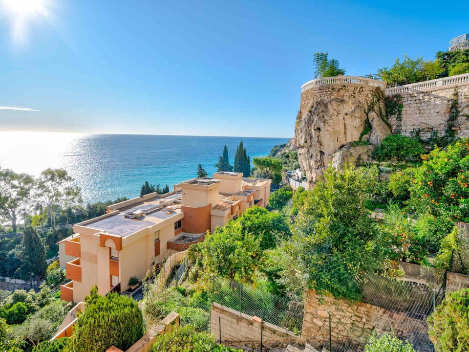 Studio 4 pers, vue mer, Wi-Fi inclus - FR-1-827-85 Apartment in Roquebrune-Cap-Martin