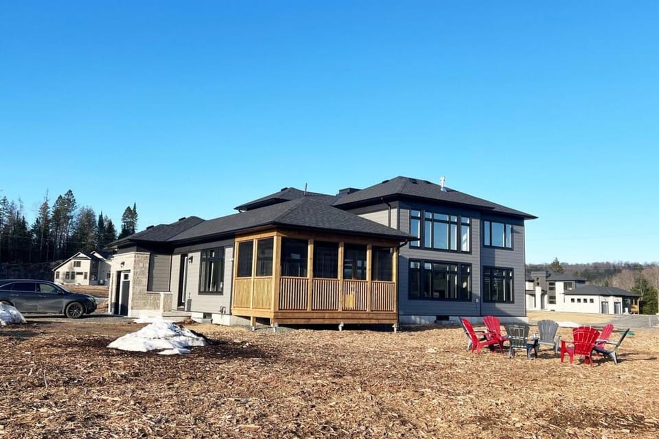 Property building, Patio, Day, Natural landscape, Garden