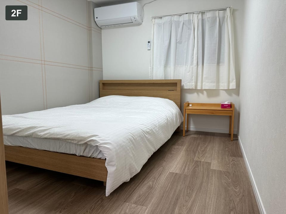 Bed, Bedroom, air conditioner