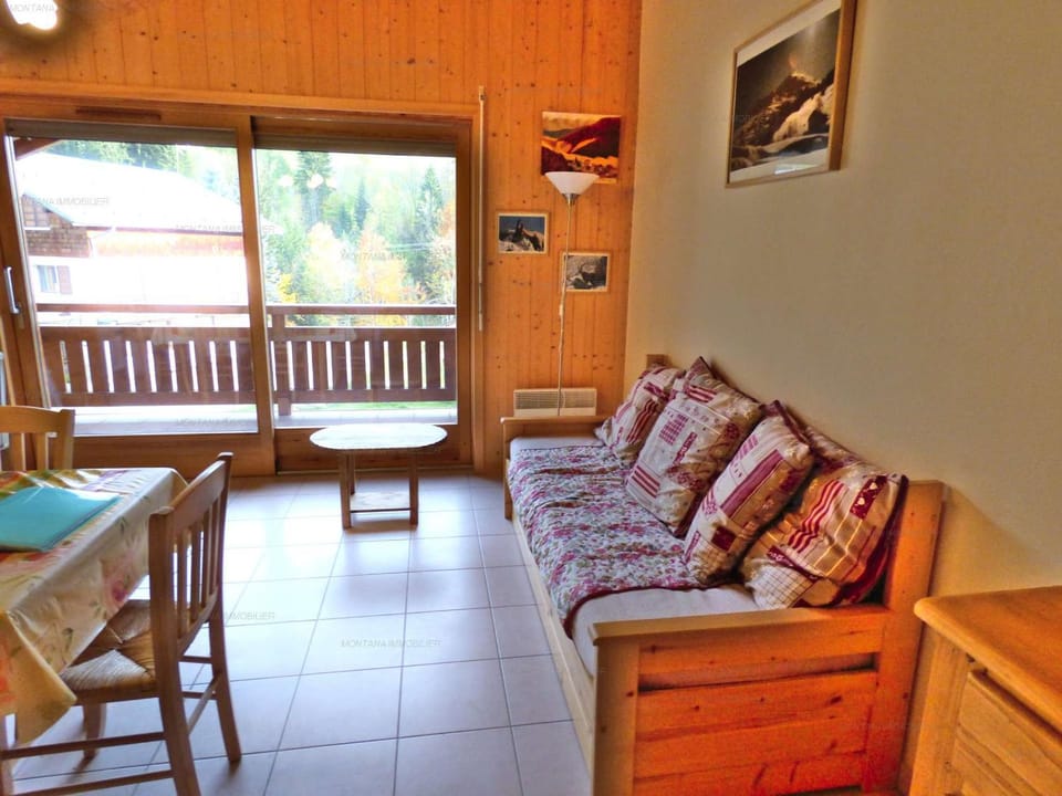 Beau 3 pièces - 52m² - 4 personnes - Vue sud avec balcon - FR-1-458-226 Apartment in Le Grand-Bornand