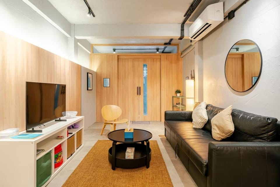 Communal lounge/ TV room, Living room, Seating area, Evening entertainment