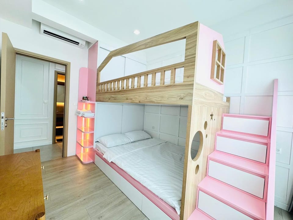 Bed, Photo of the whole room, Bedroom, bunk bed