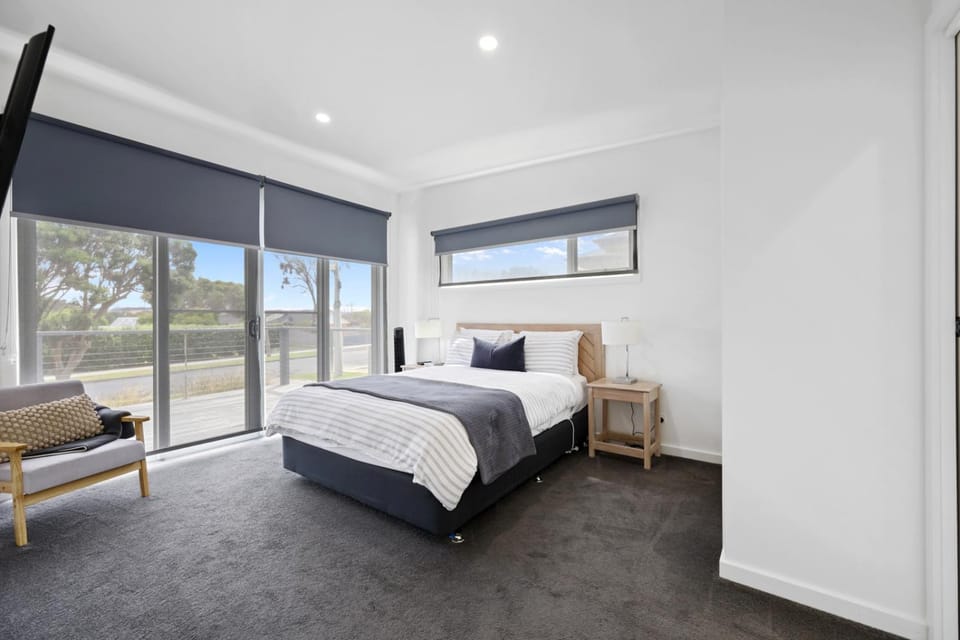 Bed, View (from property/room), Balcony/Terrace, Photo of the whole room, Bedroom