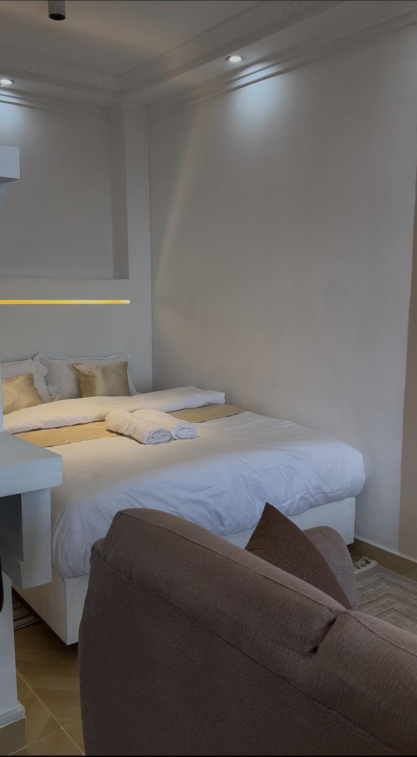 Pamoja Stays - Modern Studio Near AirPort & SGR Apartment in Nairobi