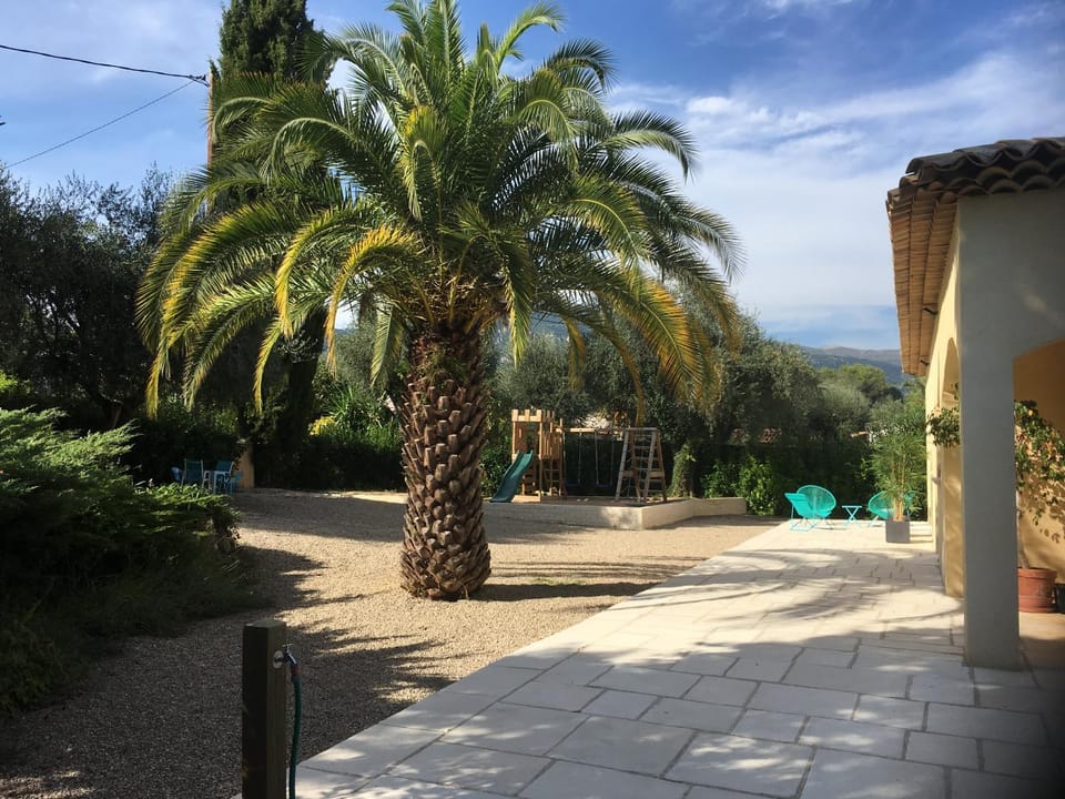 Villa 12 p entre Nice et Cannes piscine clim Villa in Roquefort-les-Pins