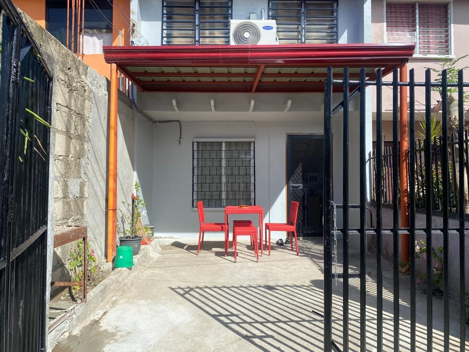 Two-Storey House for Big Groups House in Lapu-Lapu City