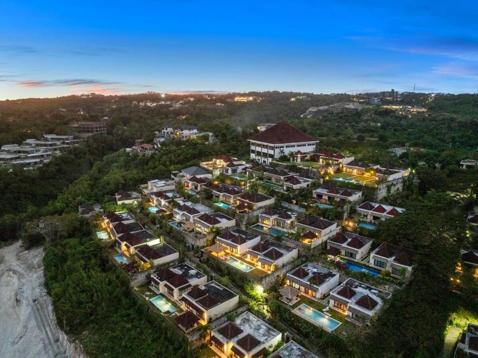 Neighbourhood, Bird's eye view