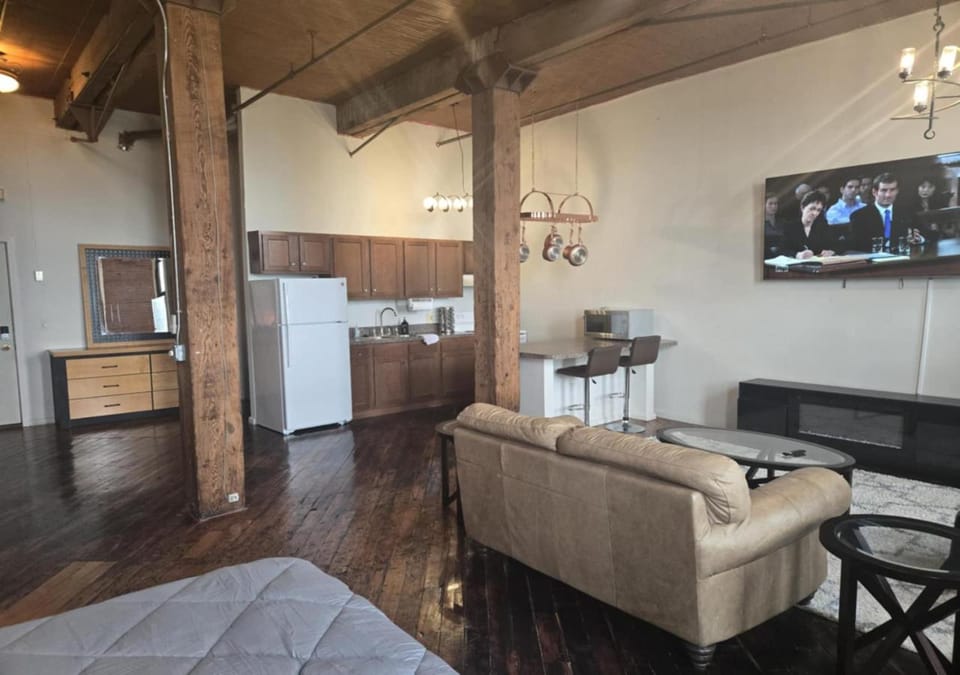 TV and multimedia, Coffee/tea facilities, Living room, Dining area, fireplace, kitchen