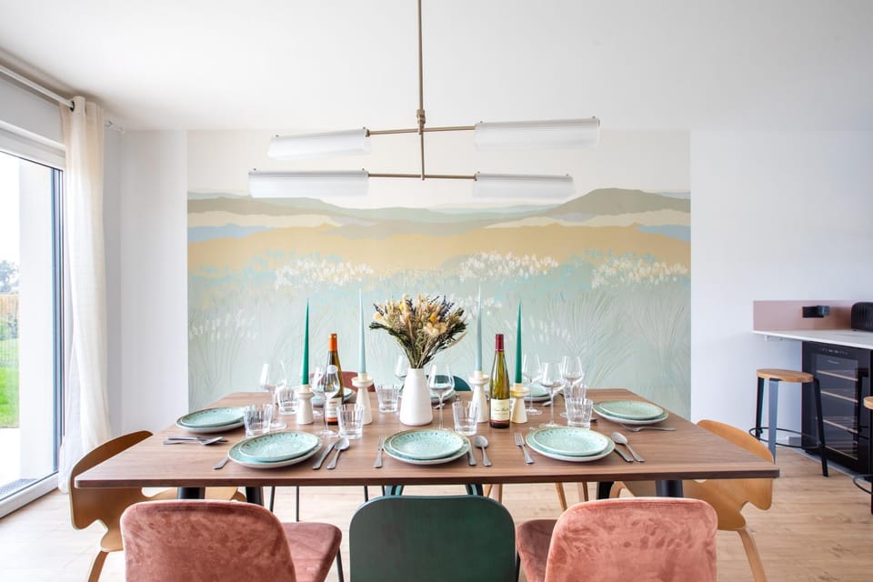 Living room, Dining area