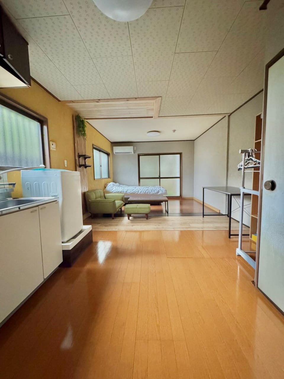 Kitchen or kitchenette, Living room, Photo of the whole room, Seating area, laundry