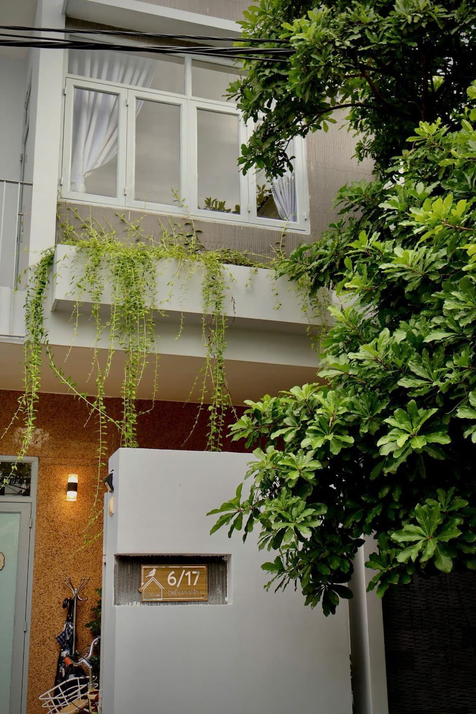 Property building, Day