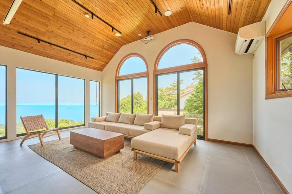 プライベートリゾート飛鳥 Villa in Shizuoka Prefecture