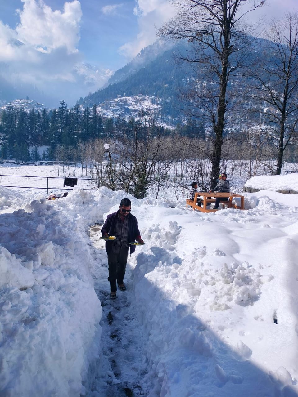 Day, People, Natural landscape, Winter, Mountain view