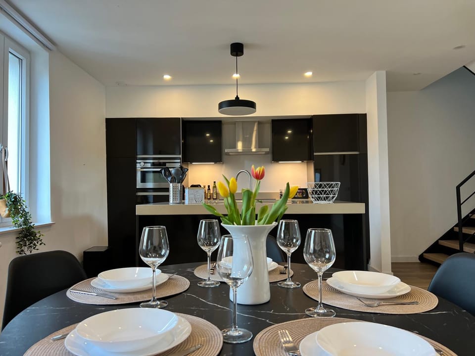 Kitchen or kitchenette, Dining area, Food, stove