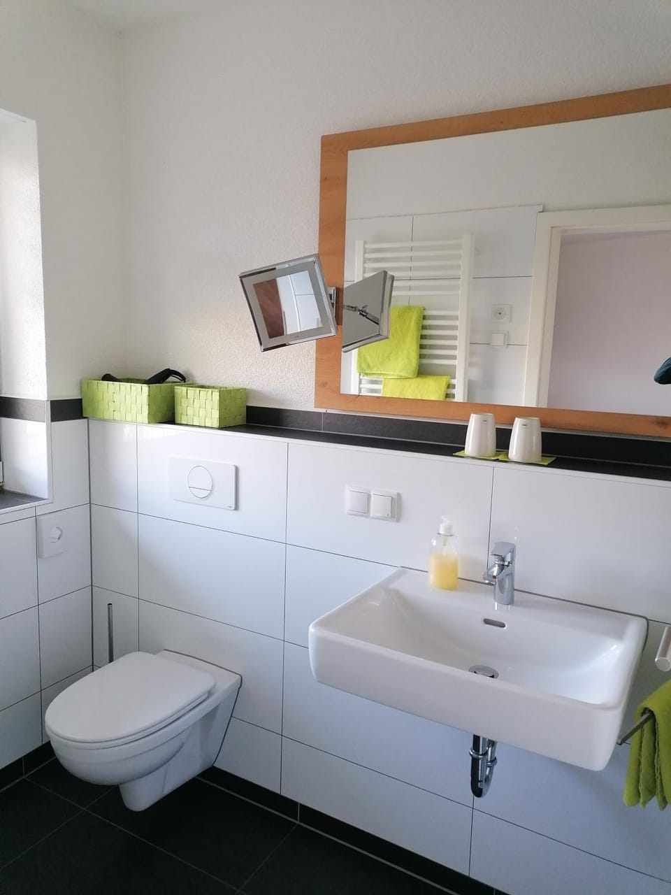 Toilet, Bathroom, towels