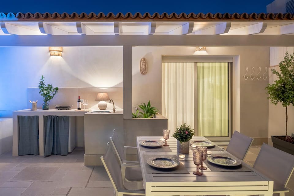 Balcony/Terrace, Kitchen or kitchenette, Lounge or bar, Dining area