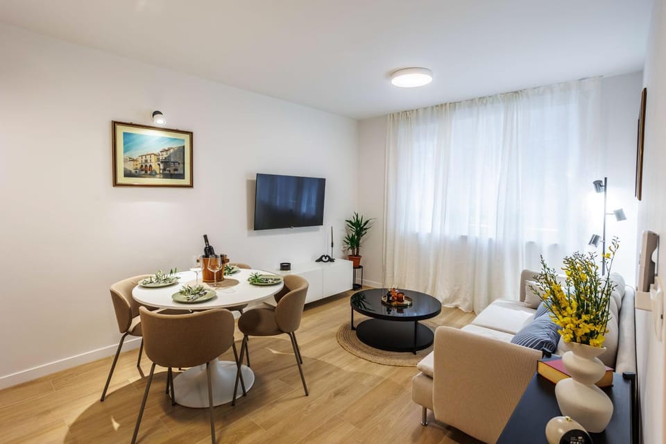 Living room, Seating area, Dining area