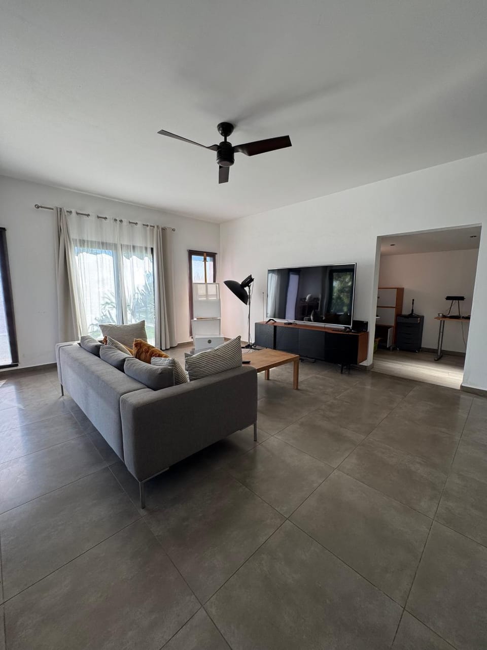 Communal lounge/ TV room
