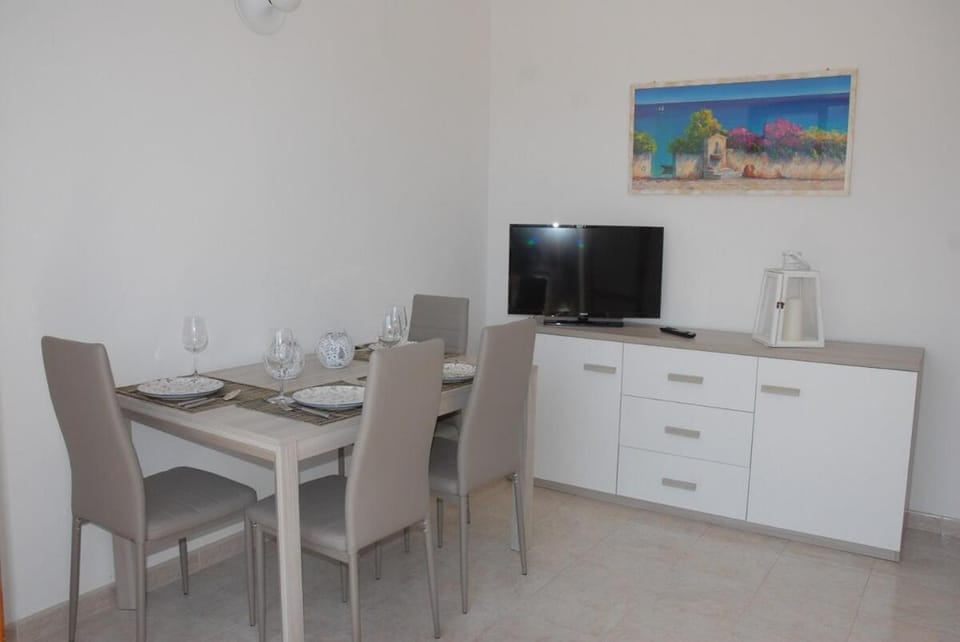 TV and multimedia, Dining area