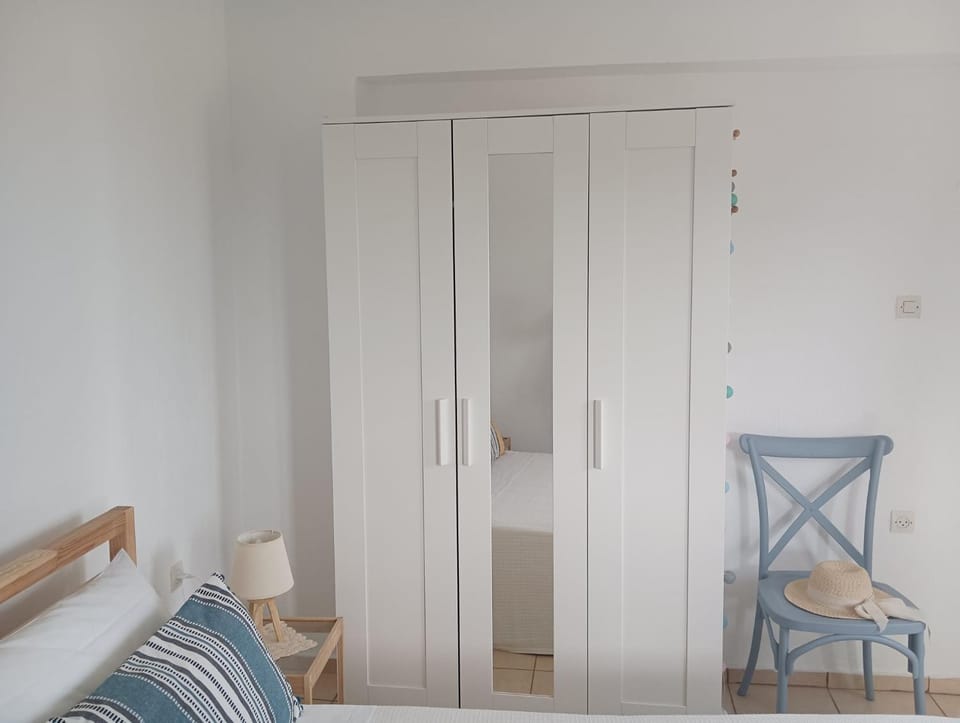 Bedroom, wardrobe