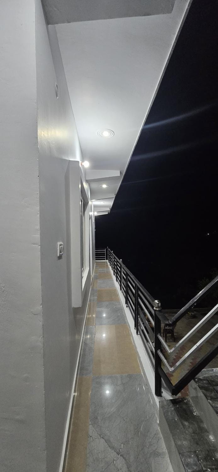 Balcony/Terrace, Mountain view