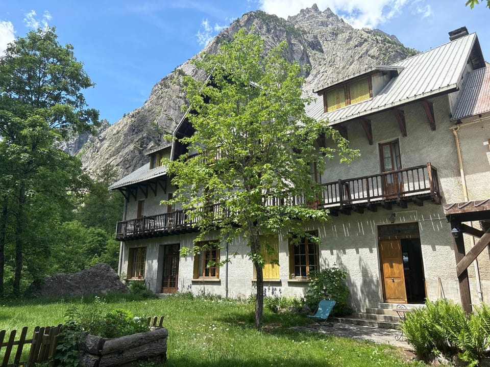 Chalet Hotel d Ailefroide Hotel in Provence-Alpes-Côte d'Azur