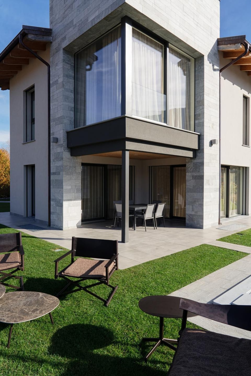 Property building, Patio, Garden