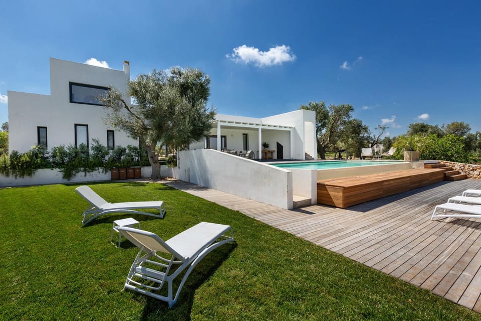 Property building, Garden, Garden view, Pool view, Swimming pool, sunbed