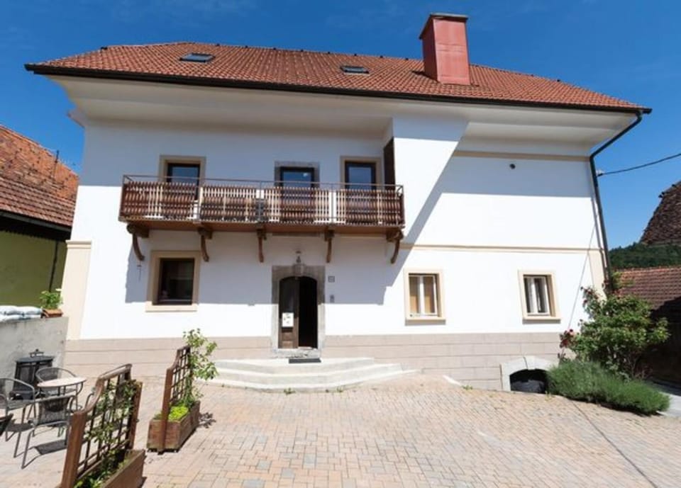 Property building, Patio, Day