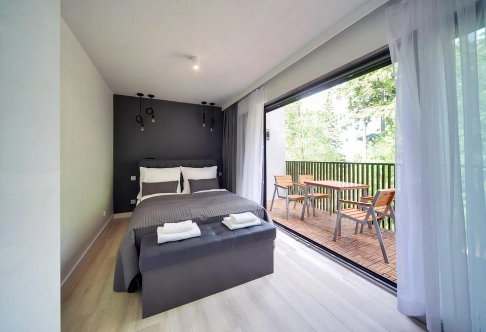 Bed, Balcony/Terrace, Photo of the whole room, Seating area, Dining area, Bedroom