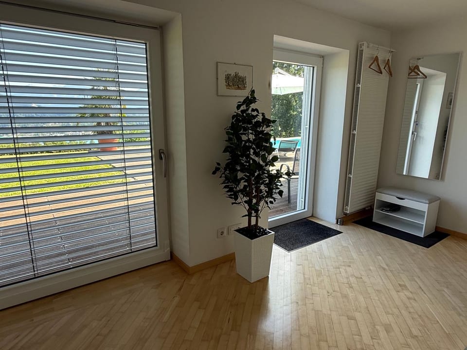 Garden, Living room, Garden view, Lake view, Lake view