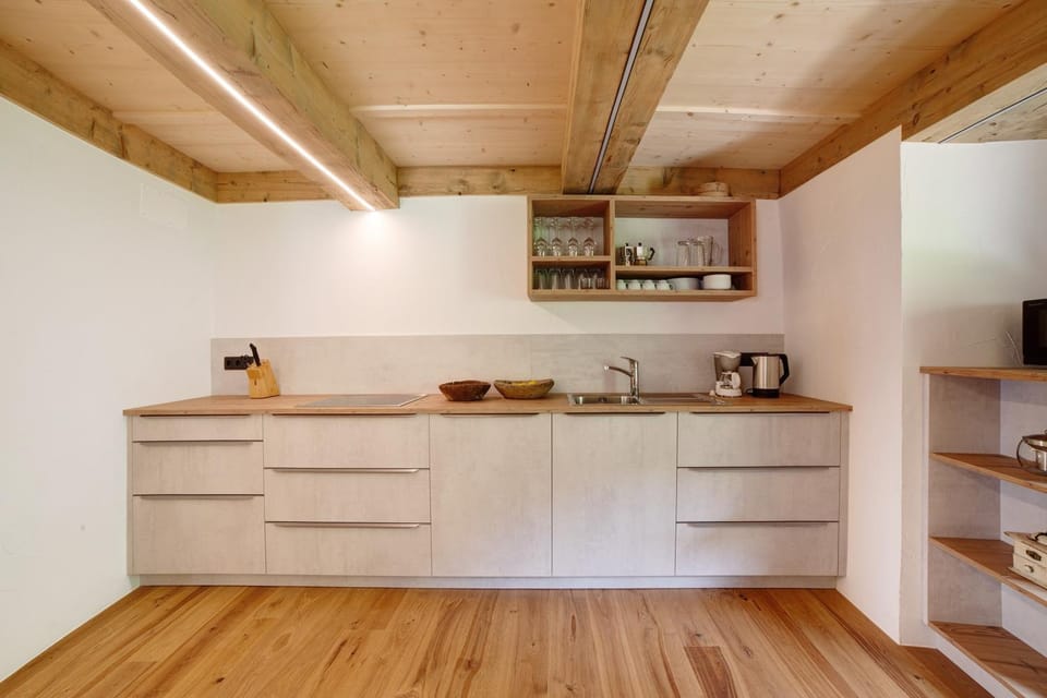 Kitchen or kitchenette, Living room
