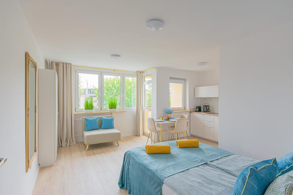 Bed, View (from property/room), Kitchen or kitchenette, Living room, Photo of the whole room, Seating area, Bedroom