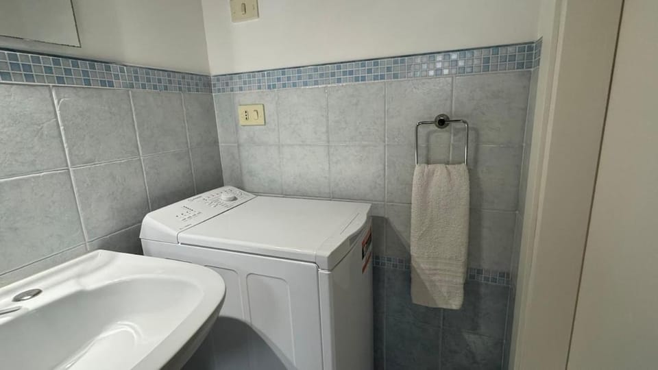 Bathroom, washing machine