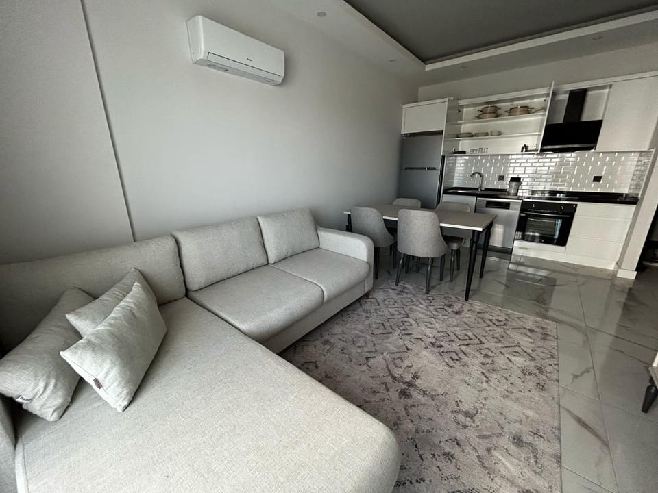 Living room, Seating area, Dining area, minibar, pet friendly, stove, toaster, air conditioner