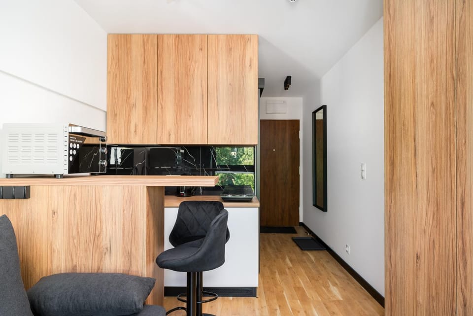 Coffee/tea facilities, Kitchen or kitchenette, Dining area, oven