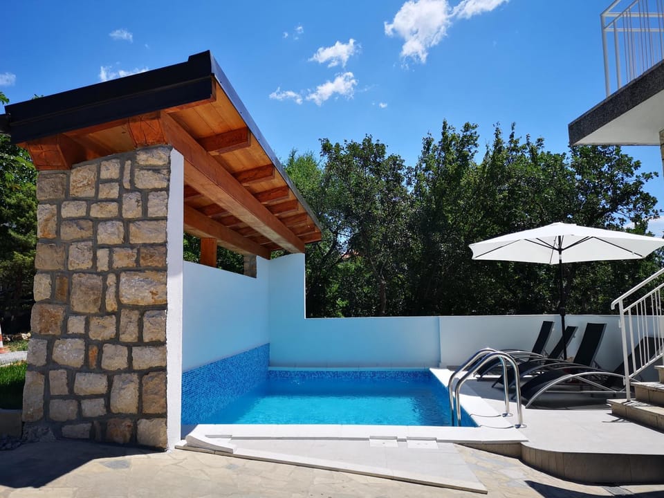 Day, Summer, Swimming pool, Swimming pool