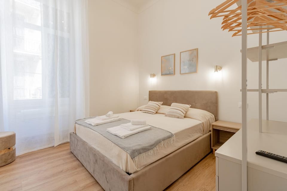 Bed, Photo of the whole room, Bedroom, towels, wardrobe