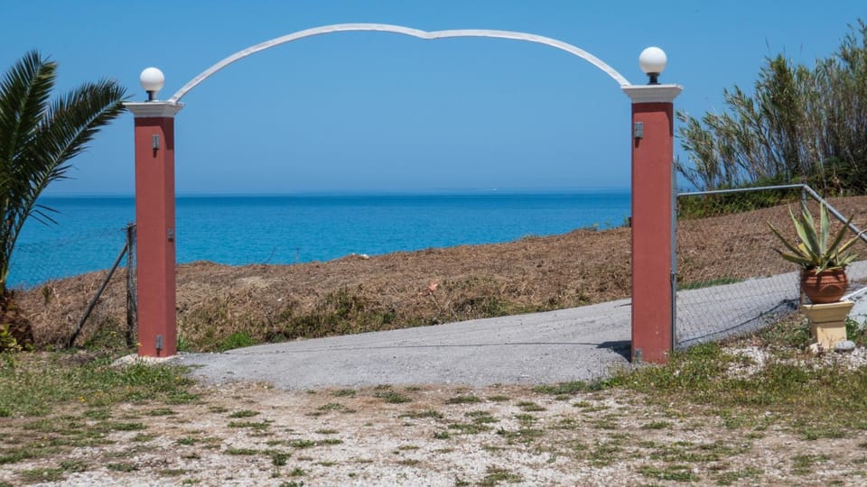 Nearby landmark, Spring, Day, Natural landscape, Beach, Sea view